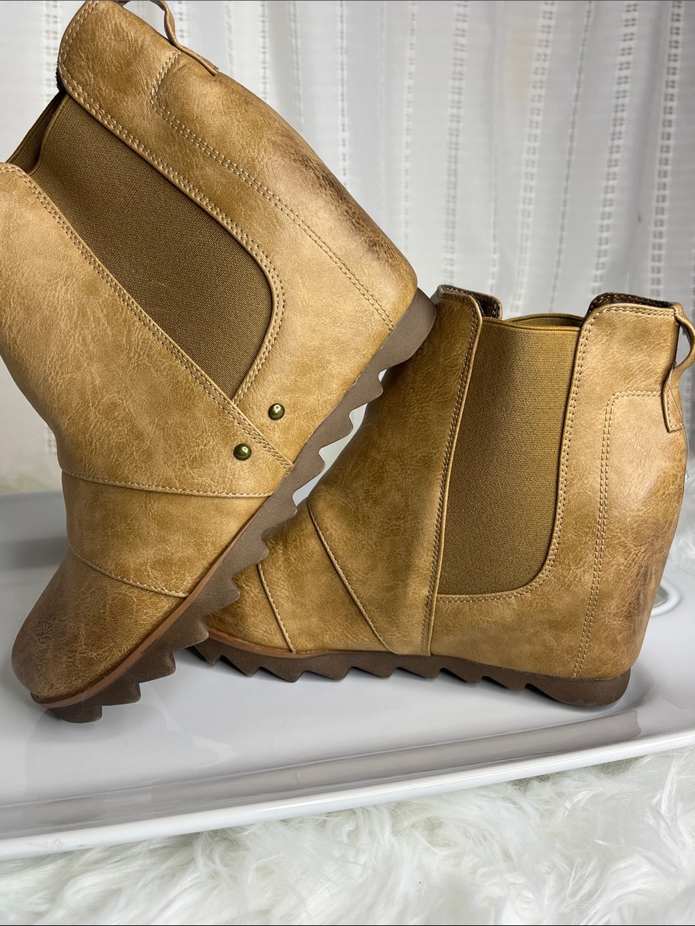 NWT Source Unknown Distressed  Tan Wedge Ankle Boots - Picture 6 of 6
